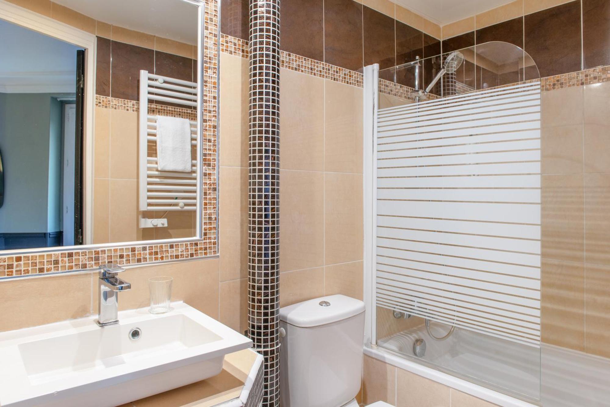 Hôtel Avama Prony Paris Ruang foto