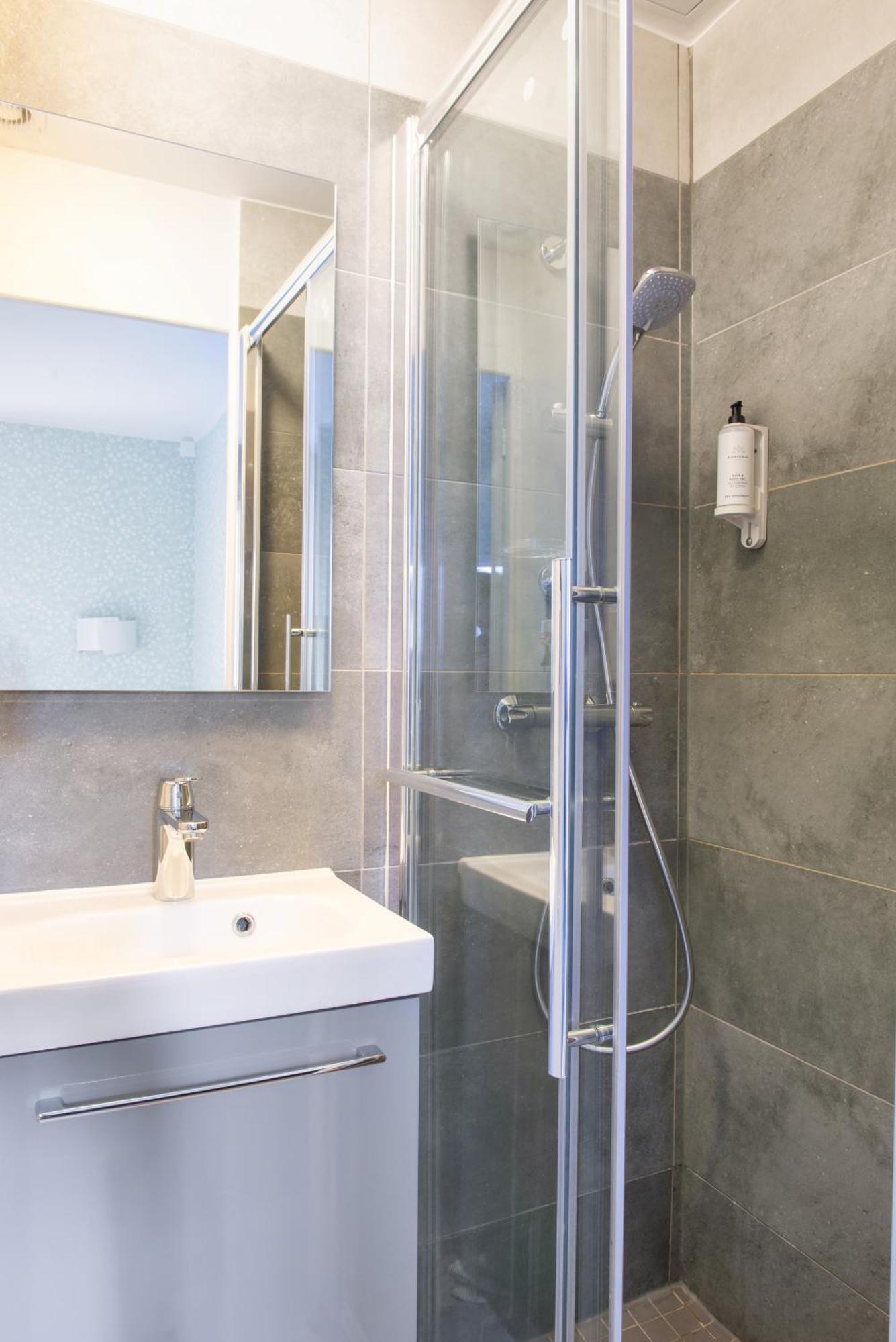 Hôtel Avama Prony Paris Ruang foto