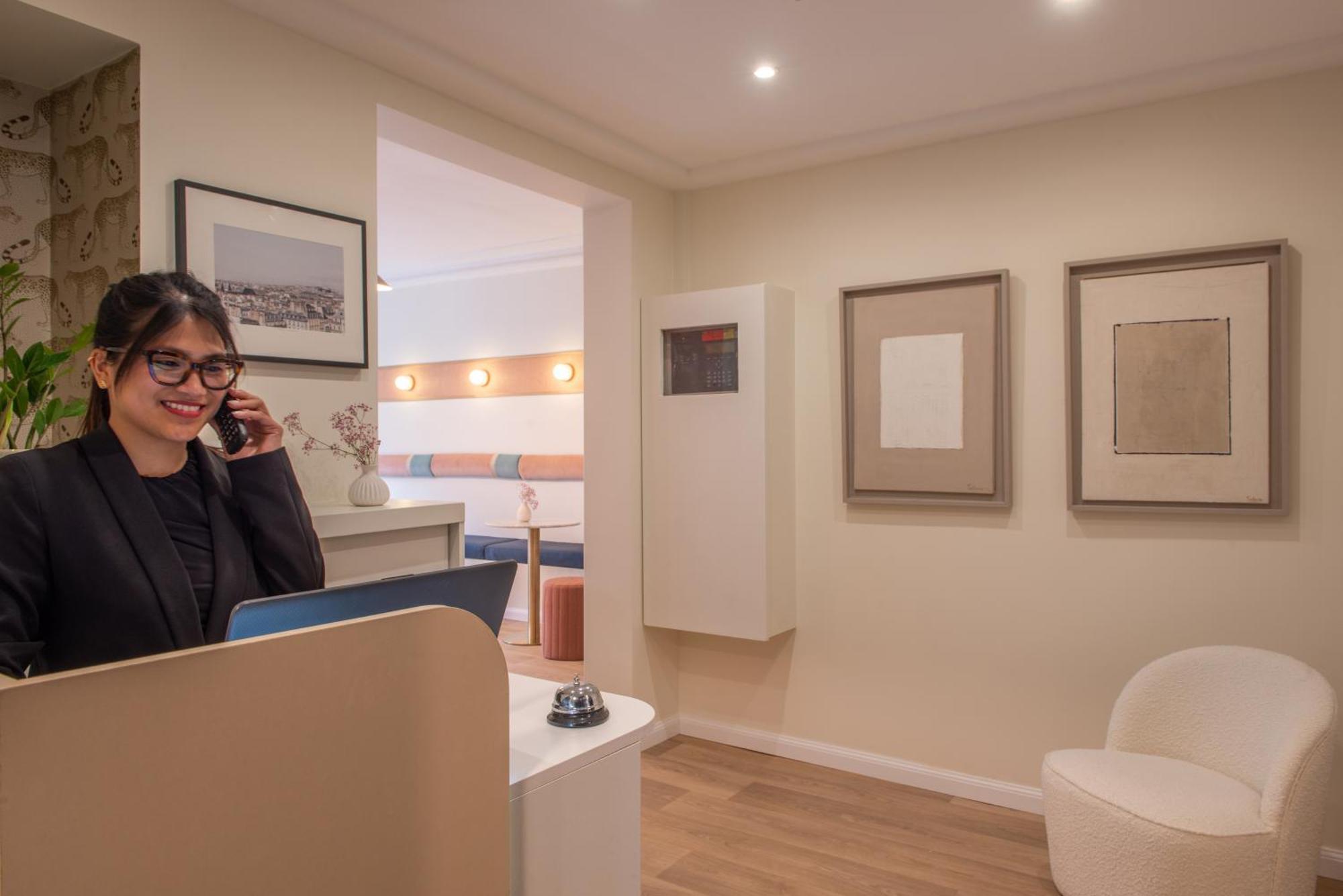 Hôtel Avama Prony Paris Bagian luar foto