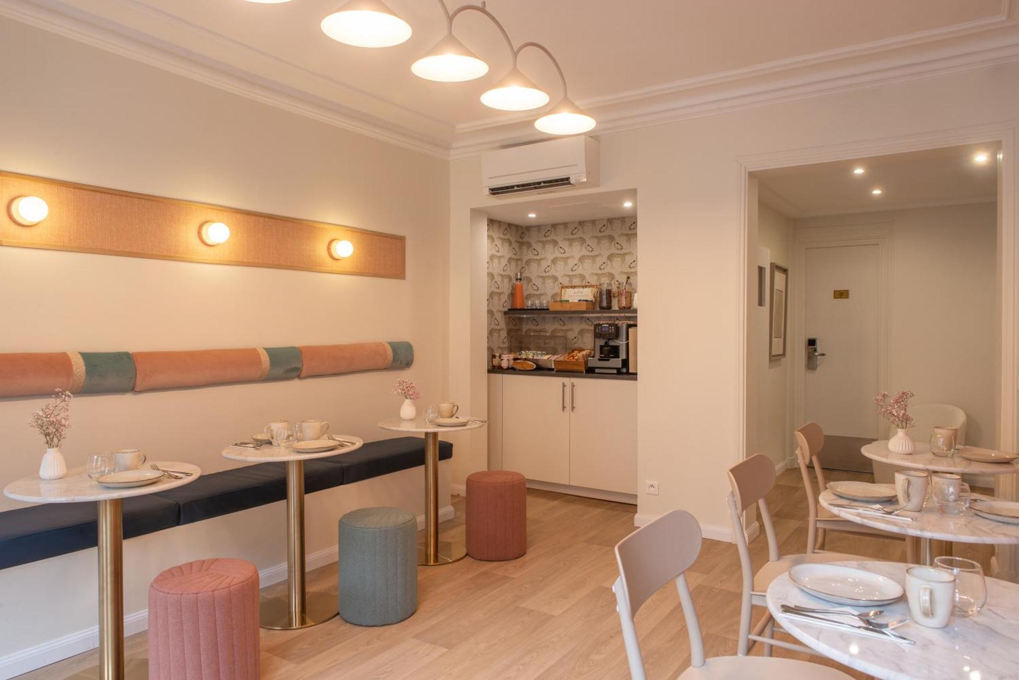 Hôtel Avama Prony Paris Bagian luar foto